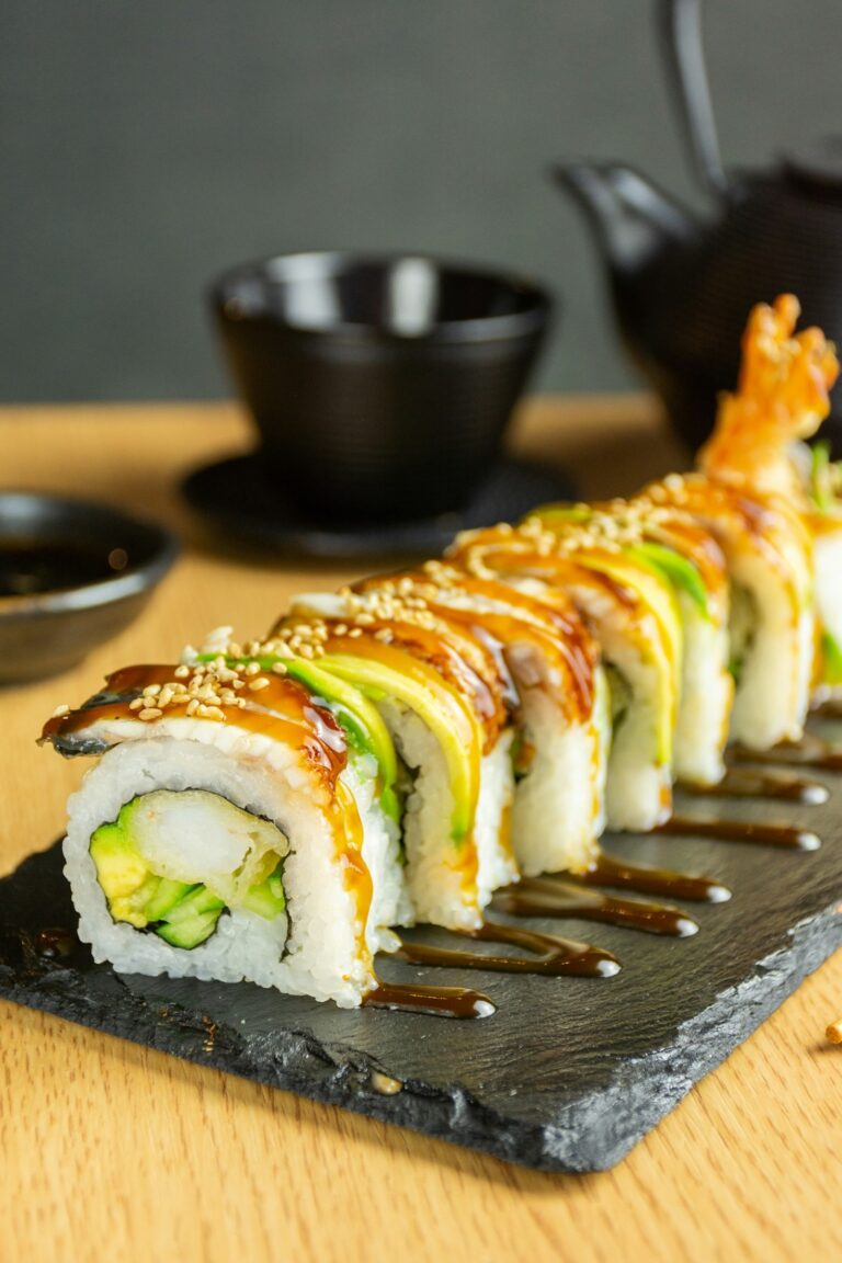 鮨さきがけのカウンターでの親密な食事